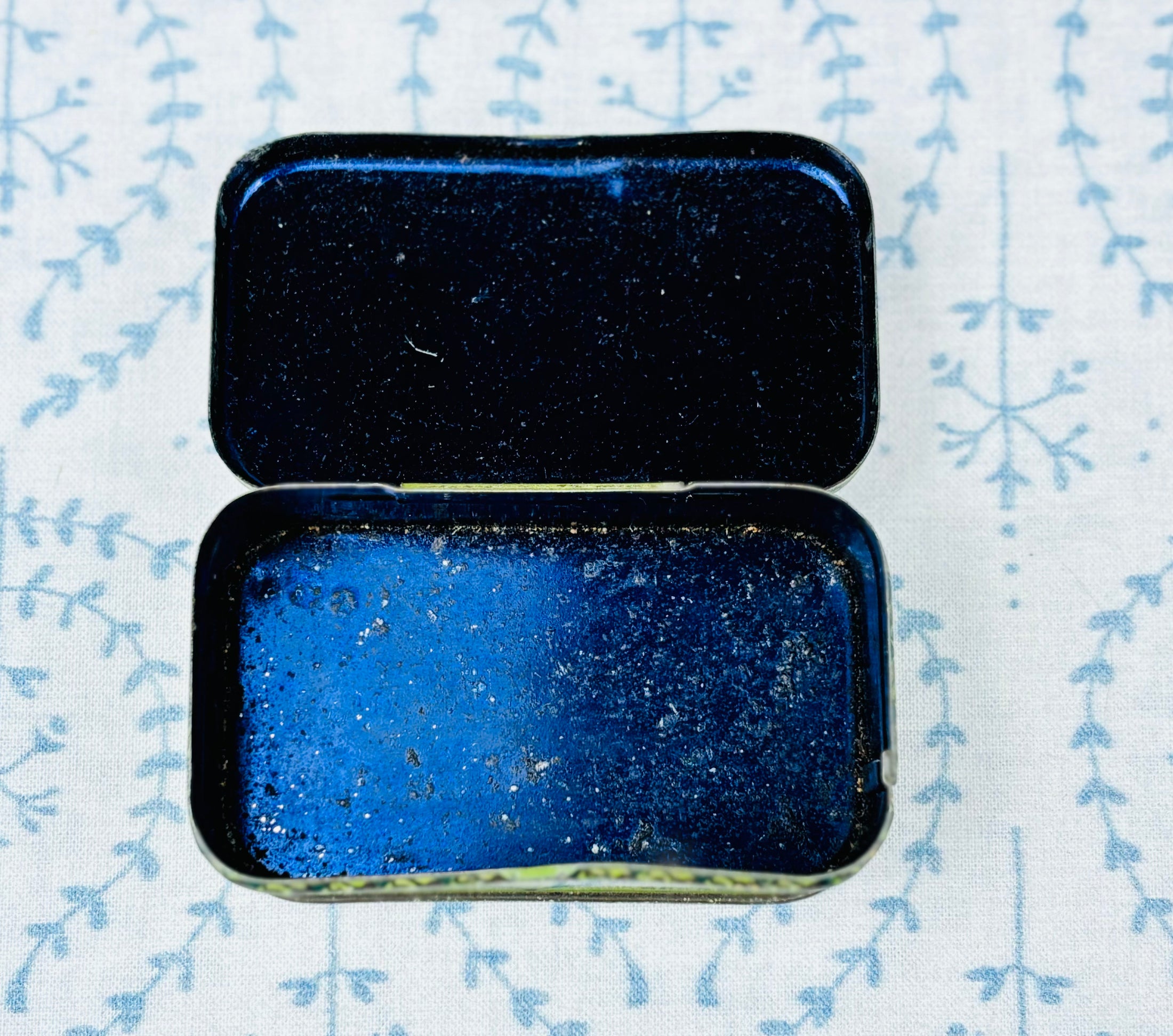 Circa Early 1900's - Robert J Pierce's Tansy Cotton Root Pennyroyal and Apiol Hinged Tablets Tin