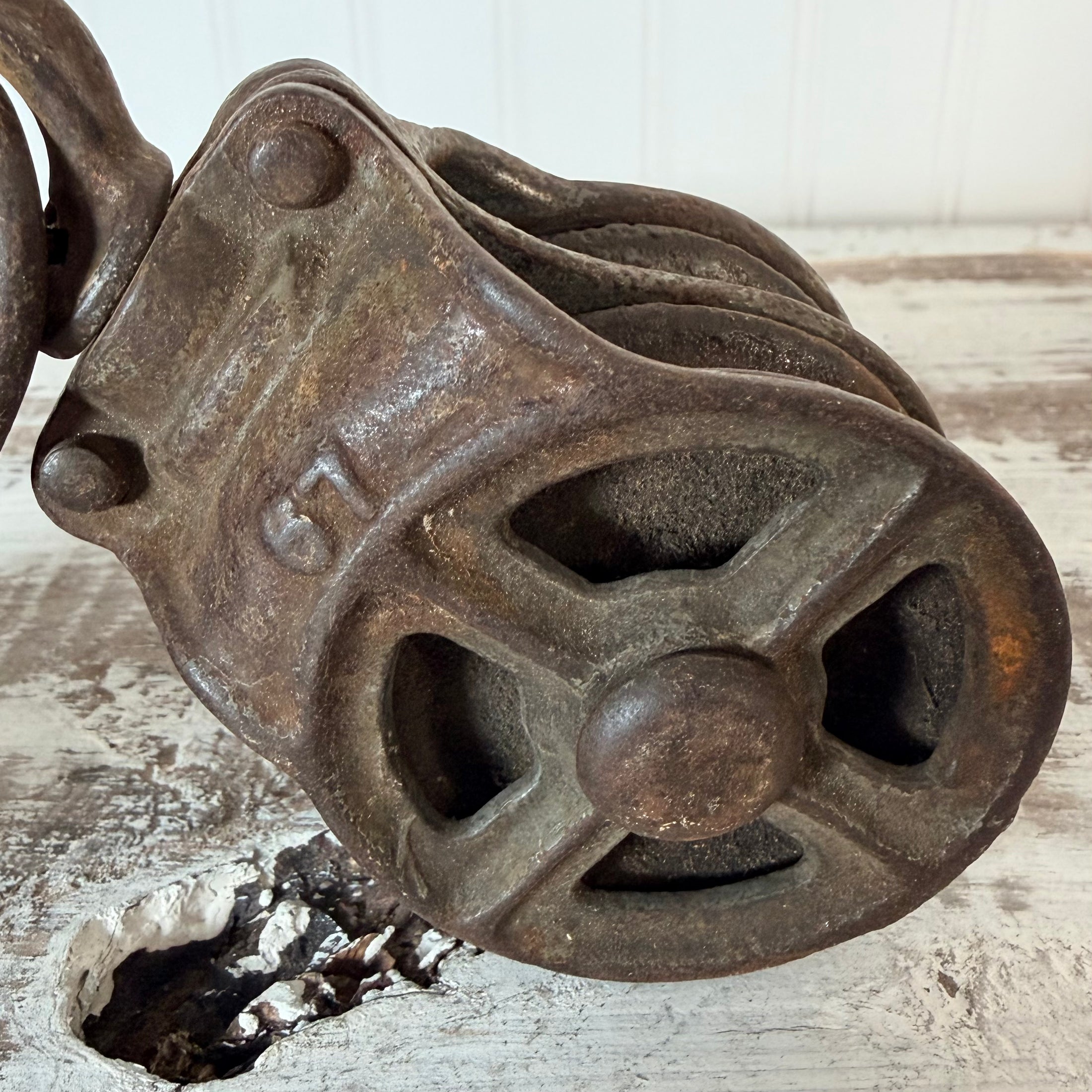 Vintage Double Pulley Barn Block & Tackle & Swivel Hook w/  Gear Locking Mechanism