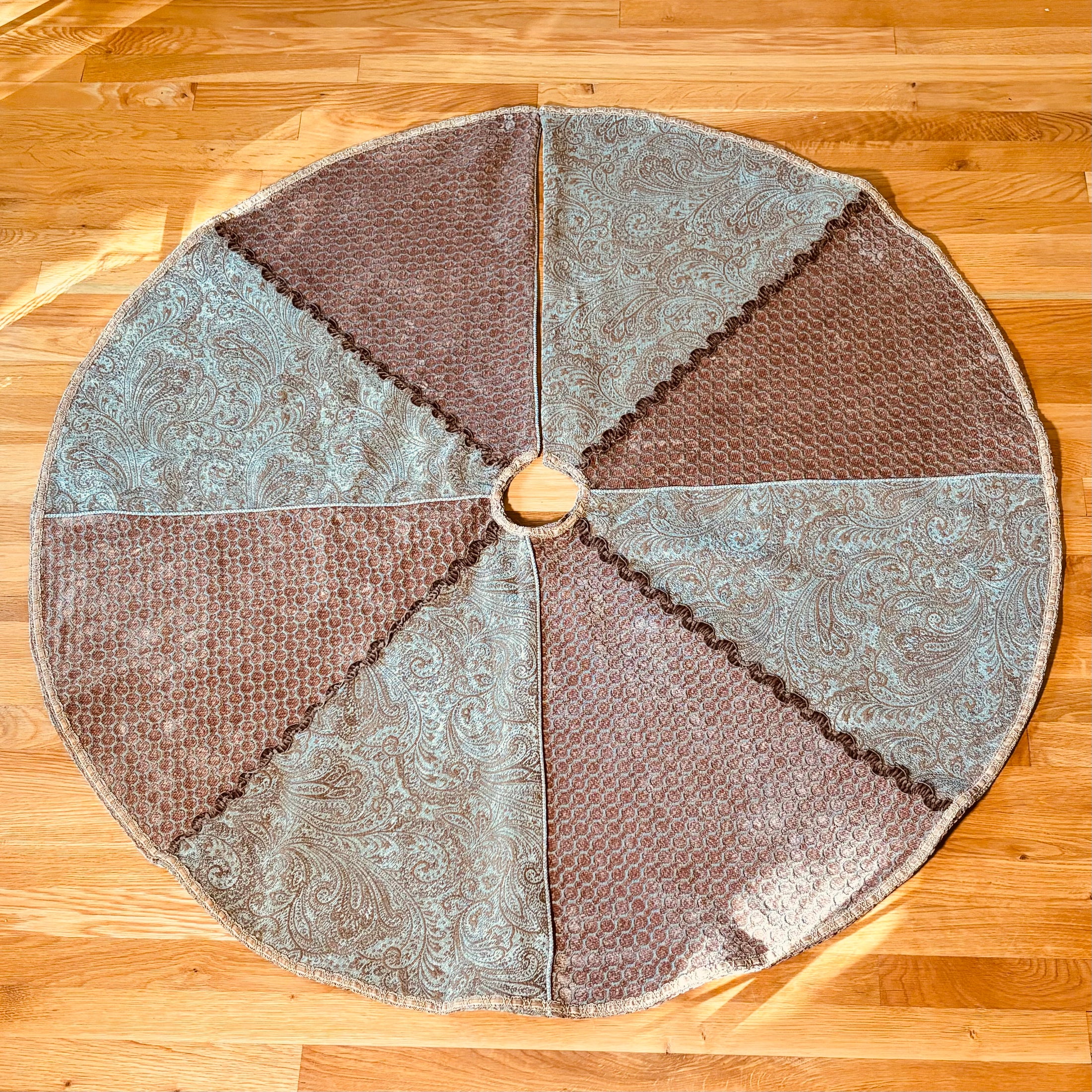 Vintage Christmas Tree Skirt