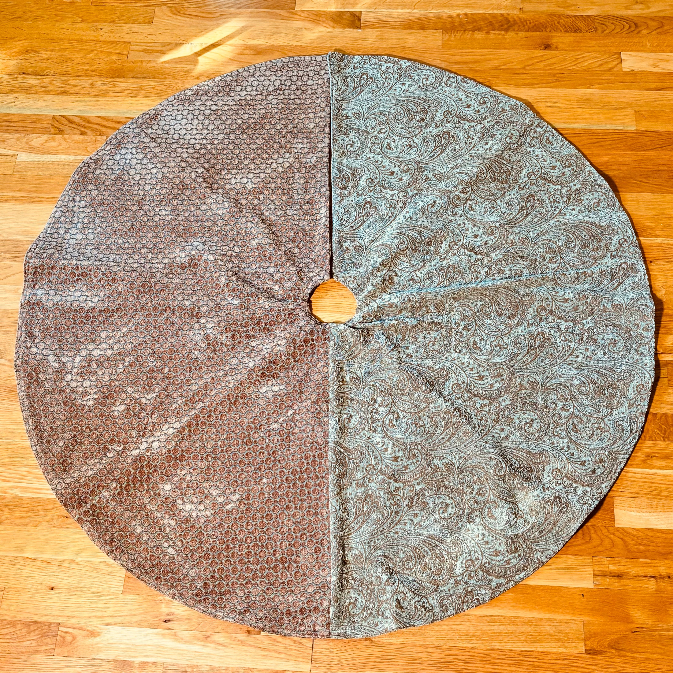 Vintage Christmas Tree Skirt